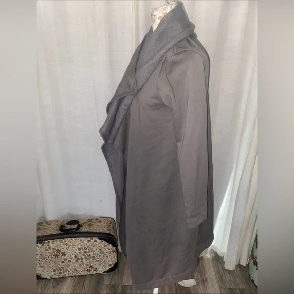 UGG Janni Fleece Wrap Gray Blanket Cardigan Cozy Outerwear Jacket Women’s M
